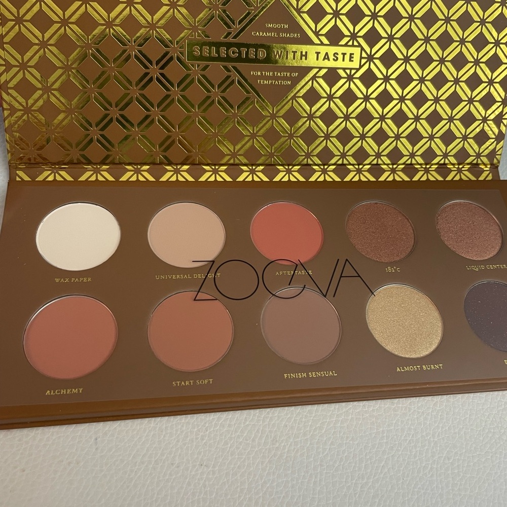 NEW Zoeva caramel melange eye palette